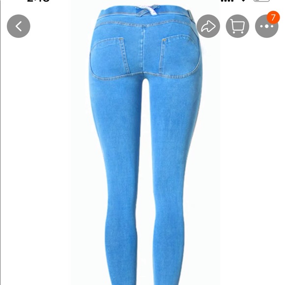 Hip lifting Jeans in Dark Blue - Picture 4 of 4